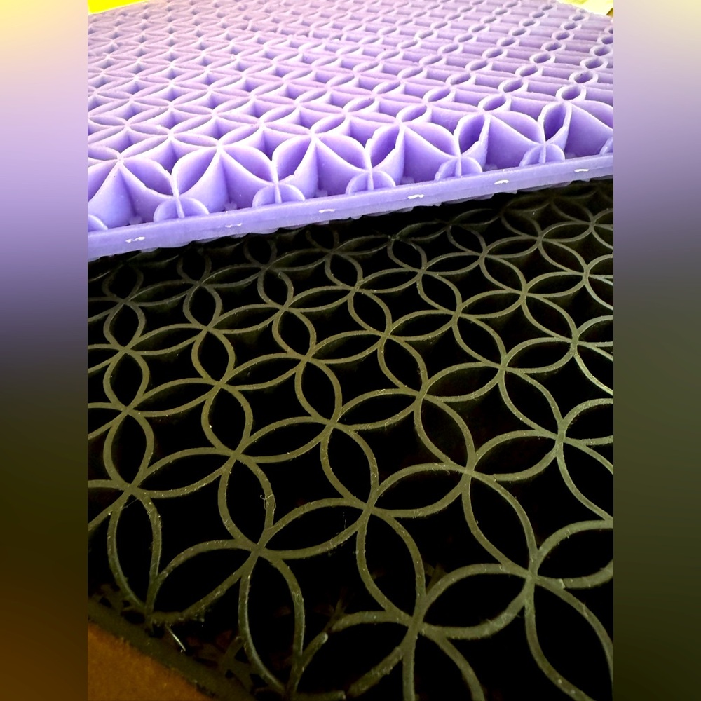 Set of 2 Gel seat cushions and covers